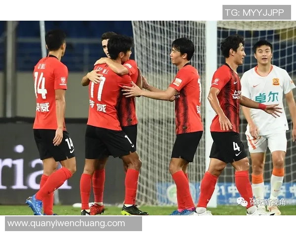 南京足球队在全国锦标赛积分榜上以96分稳居第一名，争冠形势一片大好